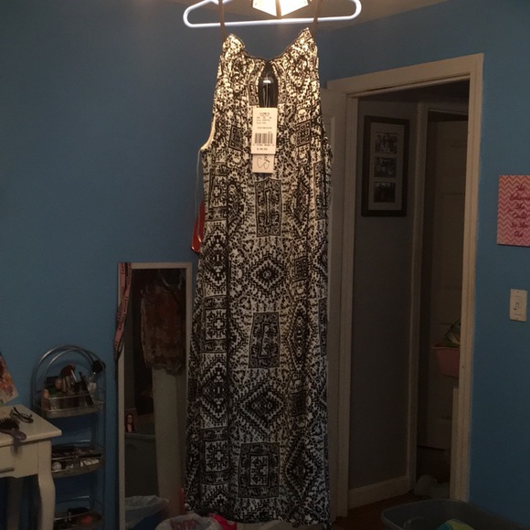 SOLD ON VINTED— Speechless Black and White Dress Size Medium NWT - Picture 5 of 5